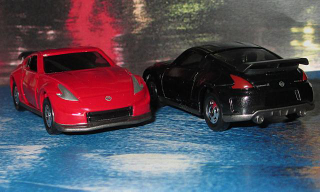 Illustration for article titled Tomica 370Z NISMO Red v Black